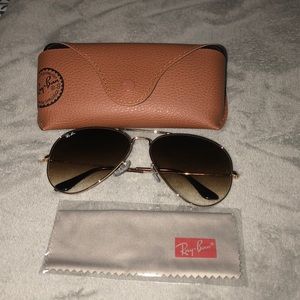 Brand New Ray-Ban Aviators with case and cloth